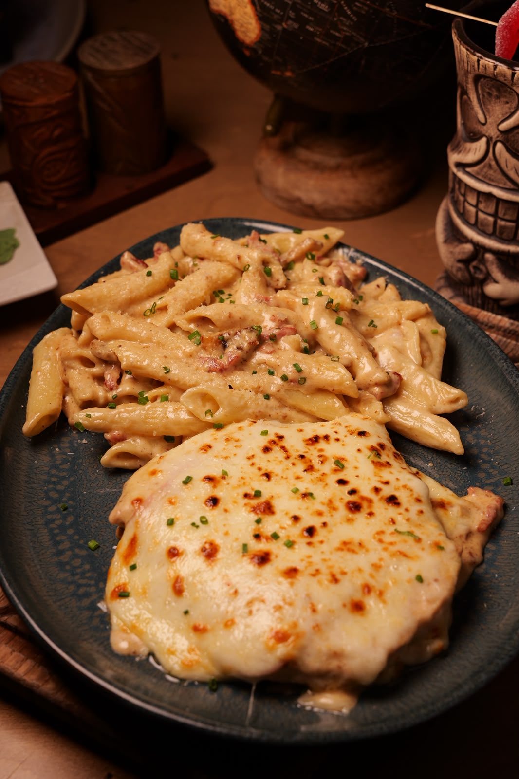 Escalope gratinée au four et penne carbonara